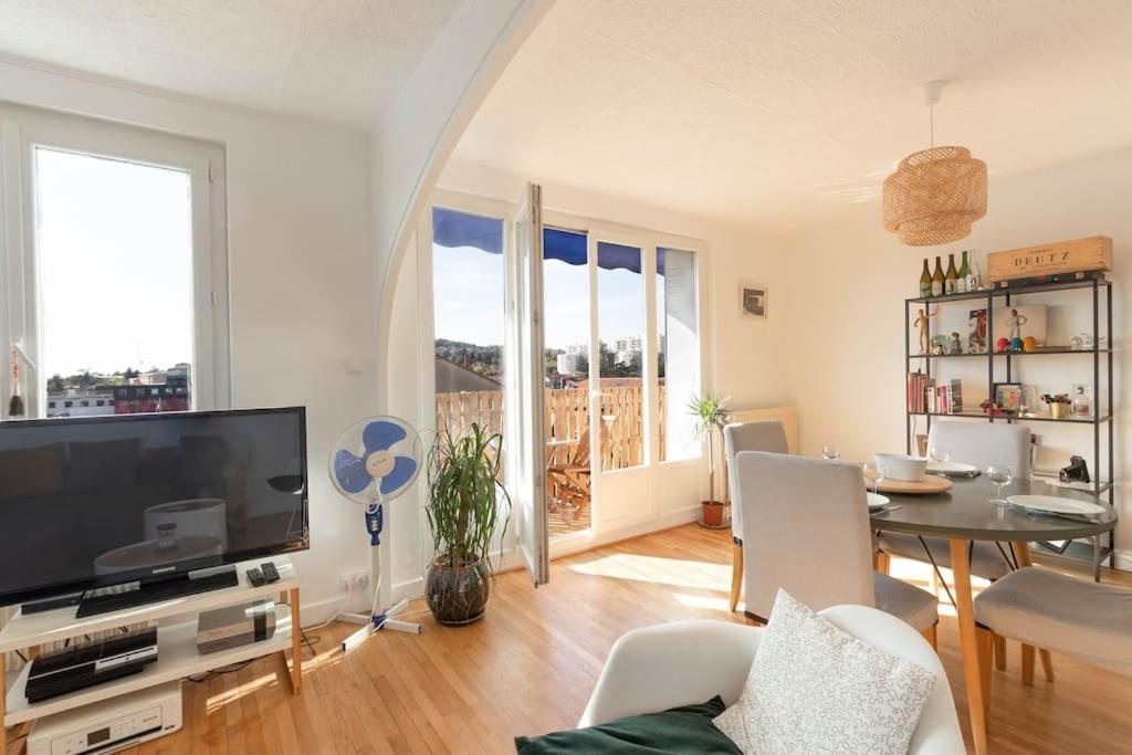 Cabana & Grand Appartement Cosy - Parking & Balcon Вільфранш-сюр-Сон Екстер'єр фото